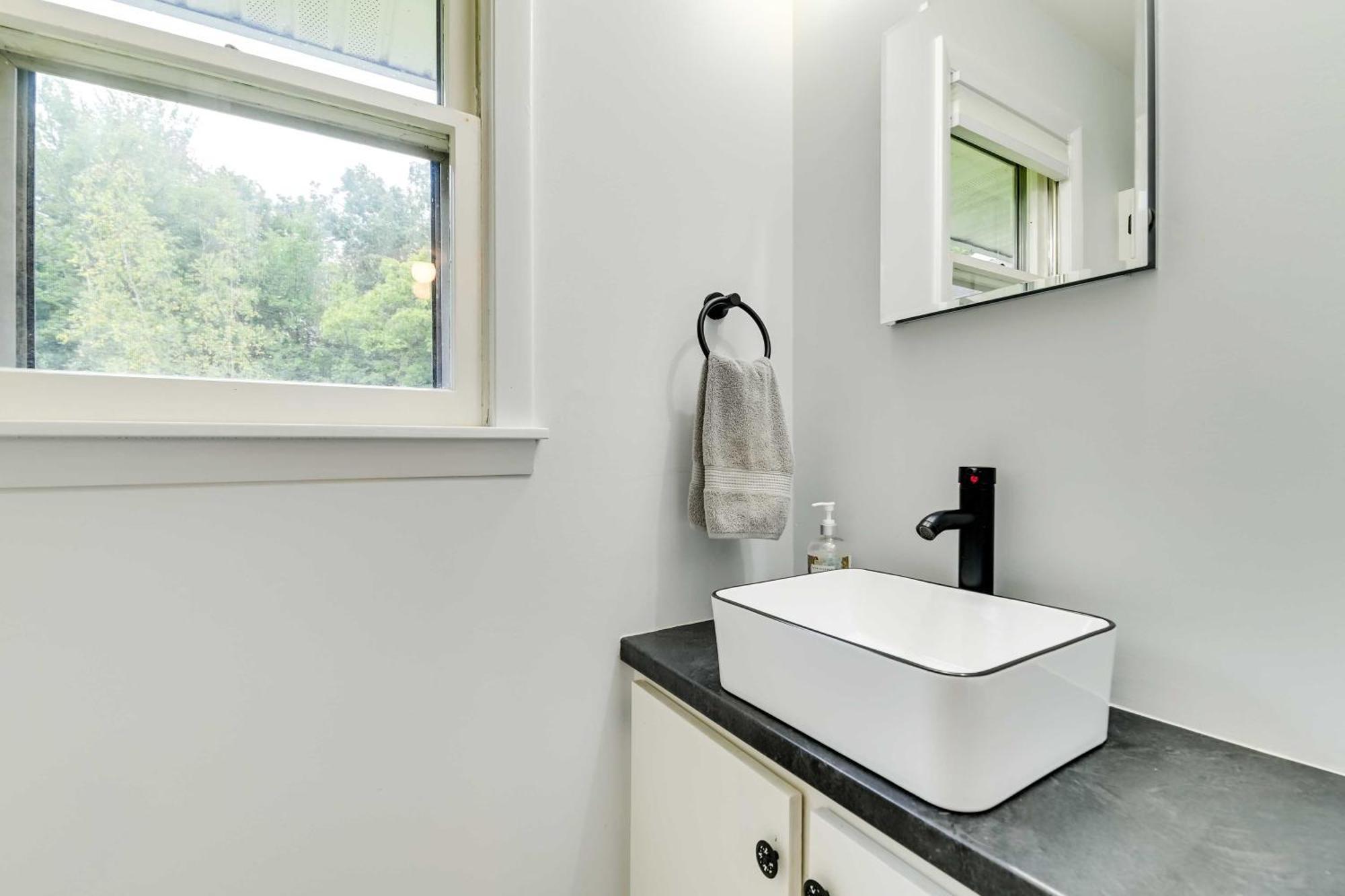 Modern Studio Less Than 13 Mi To Saratoga Racetrack! Ballston Spa Екстериор снимка