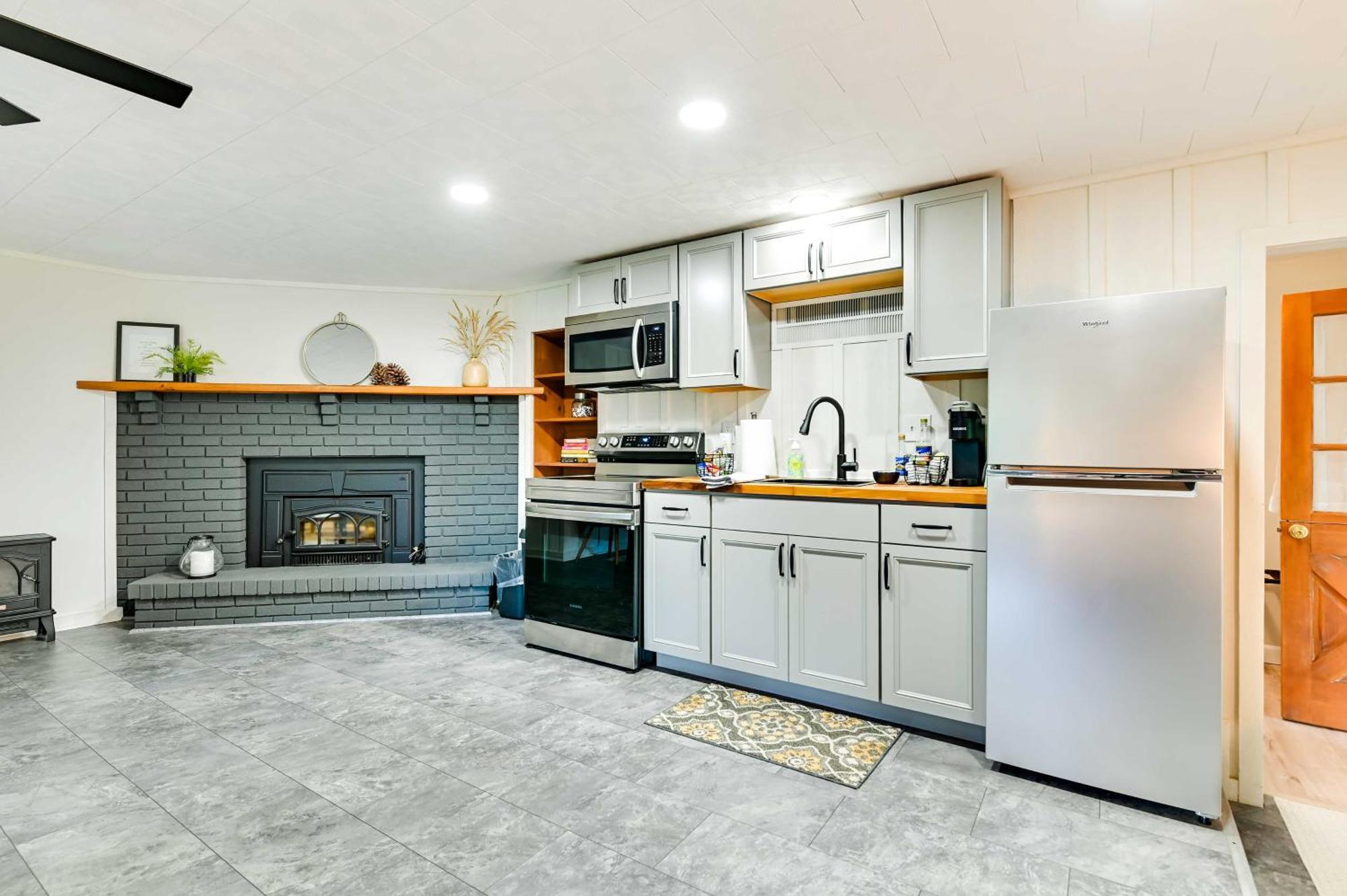 Modern Studio Less Than 13 Mi To Saratoga Racetrack! Ballston Spa Екстериор снимка